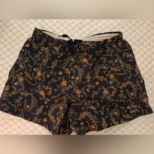 Patagonia women’s baggie shorts 5”